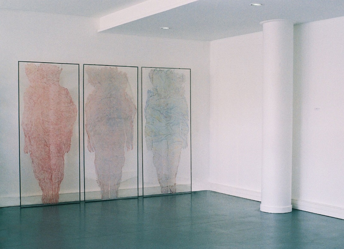 -Peaux sous verre